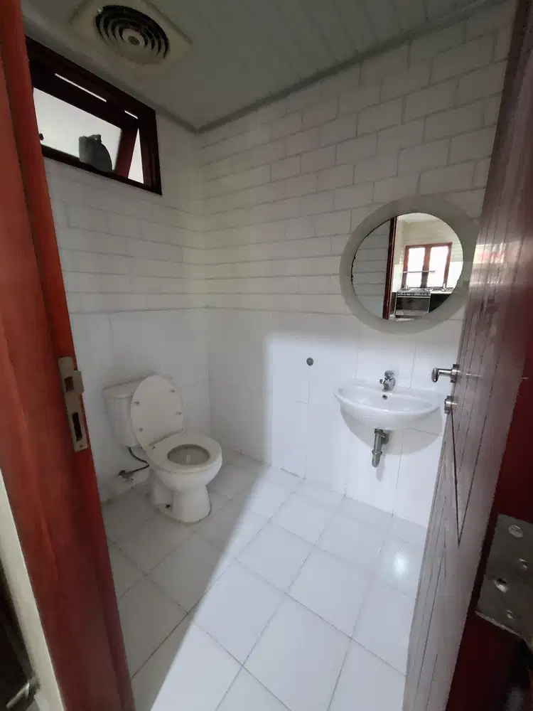 Jual Rumah di Area Demang Lebar Daun