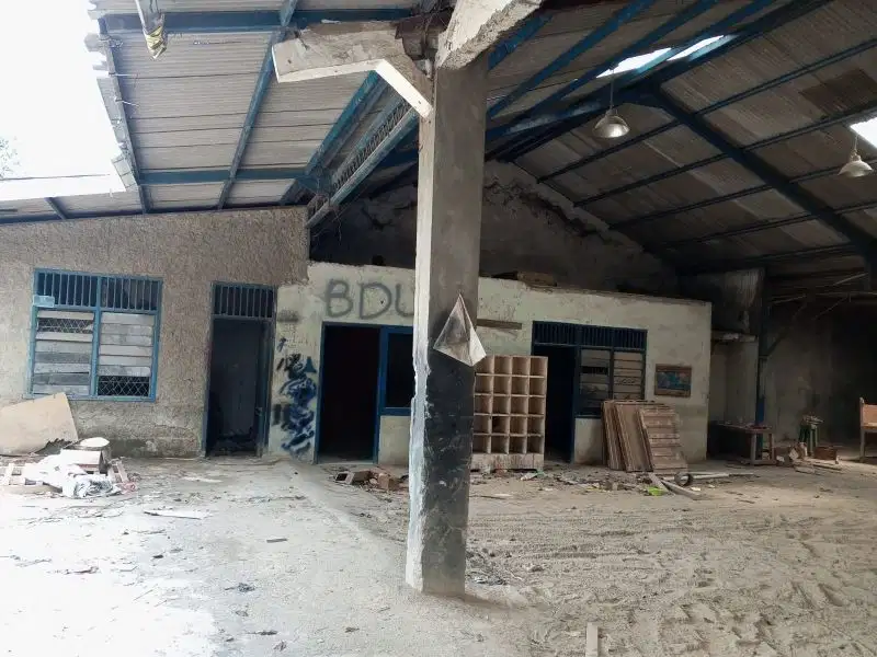 disewakan gudang rp700 meter akses kontainer