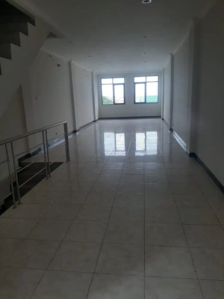 Ruko disewakan Dekat Dengan MRT Haji Nawi