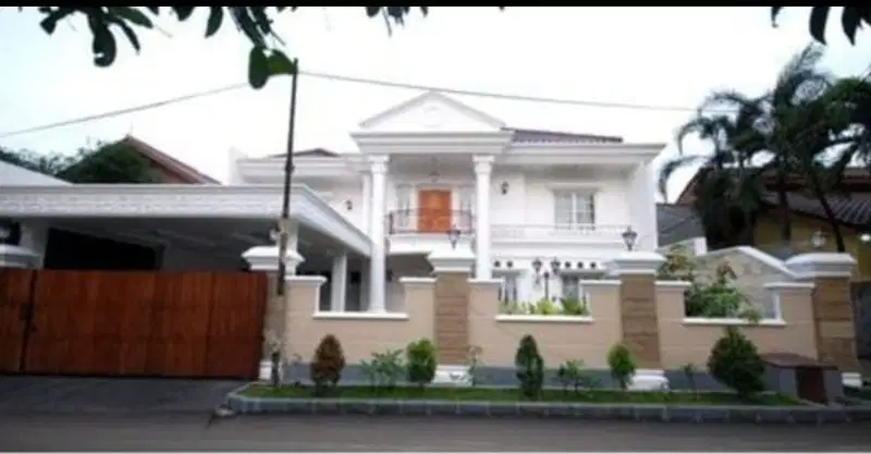 Dijual Rumah Nan asri di Perumahan AU Waringin Permai Jakarta timur