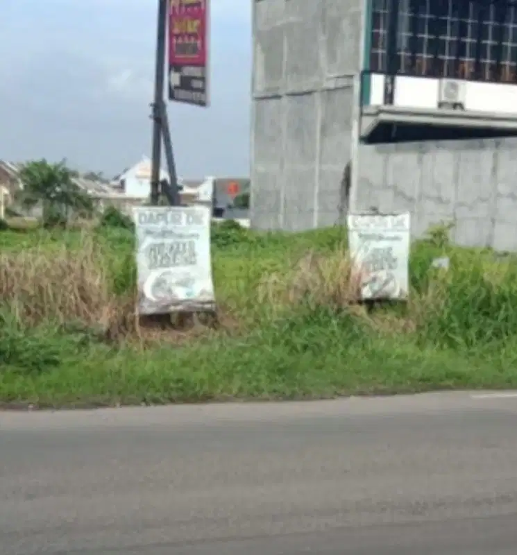 Tanah pinggir Jl. Raya menganti
