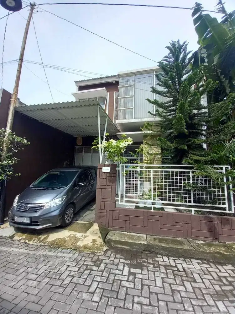 Rumah 2 Lt ada rooftop di Lumbung Residence, dekat jl. Supriyadi