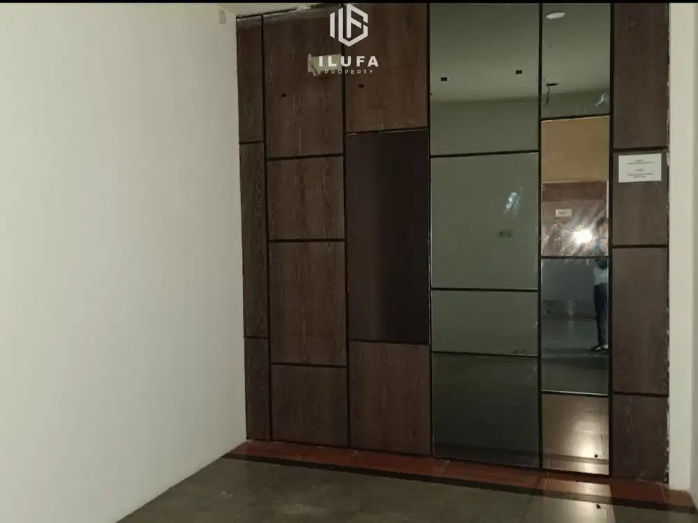 Disewakan ruko area komersil kemang raya parkiran luas