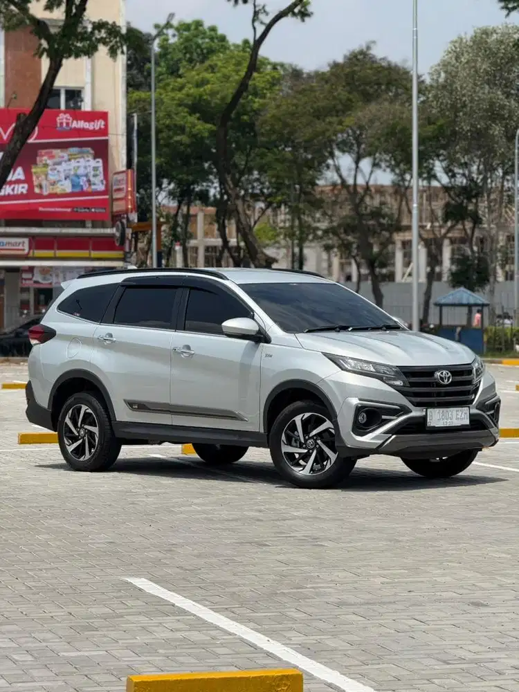 like new! Toyota Rush GR AT NIK 2022 Silver Mulus 2020/2021 S TRD