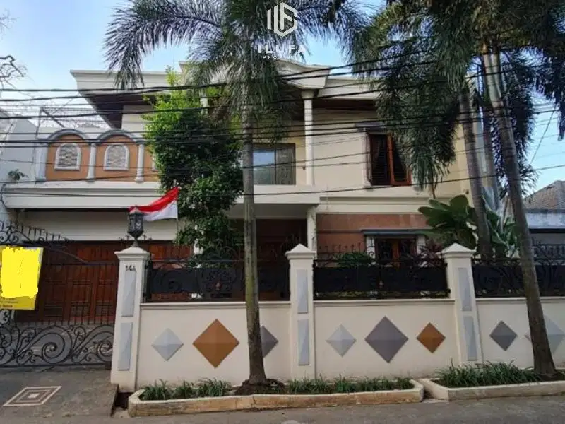 dijual cepat rumah mewah semi furnish davinci area Kemang Timur