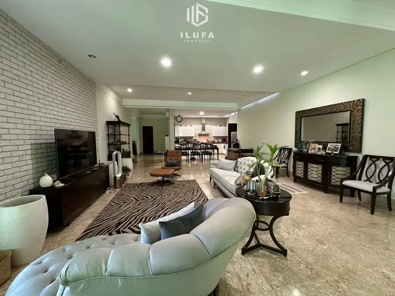 Disewakan Rumah Mewah 1 Lantai Full Furnished, area Pejaten