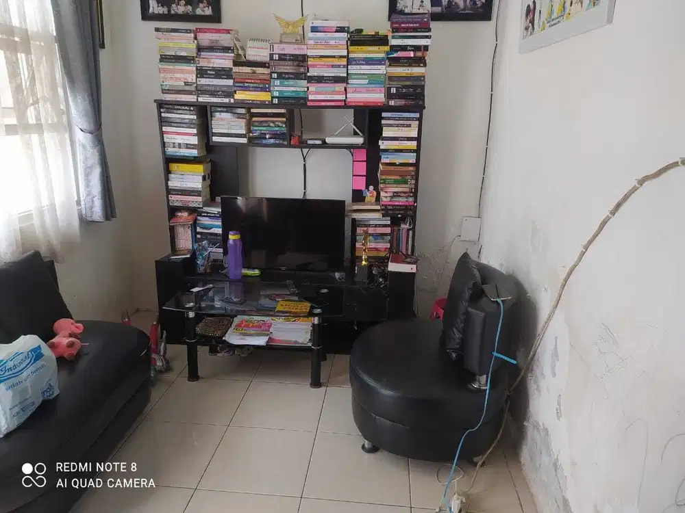 Turun harga rumah cluster Cisaranten Arcamanik ada halaman belakang