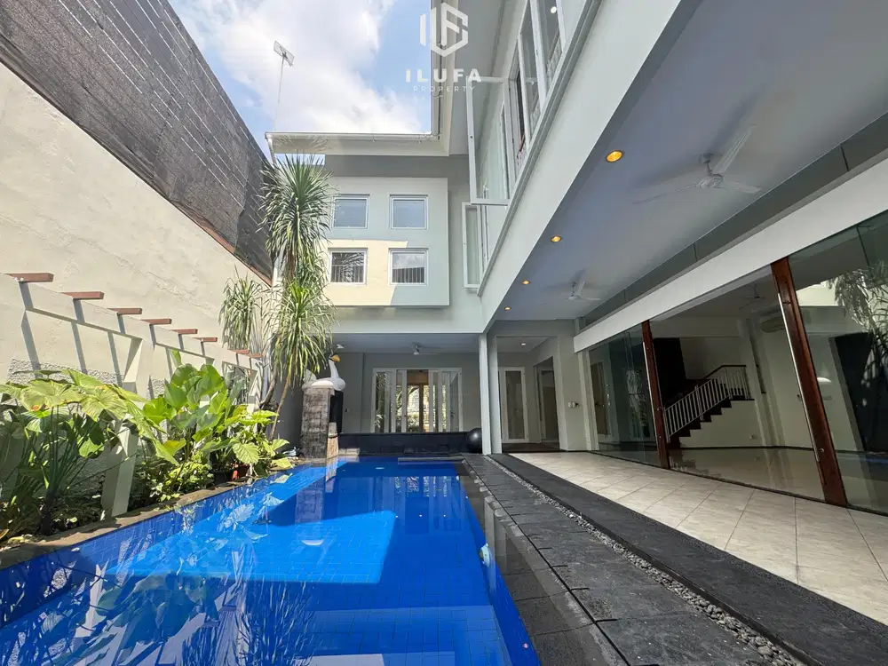 Disewakan rumah good condition lokasi strategis pondok indah