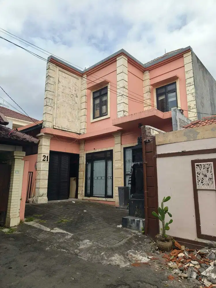 FOR SELL GUDANG DAN KANTOR 2 LT SANGAT LUAS DI RENON PUSAT KOTA BALI