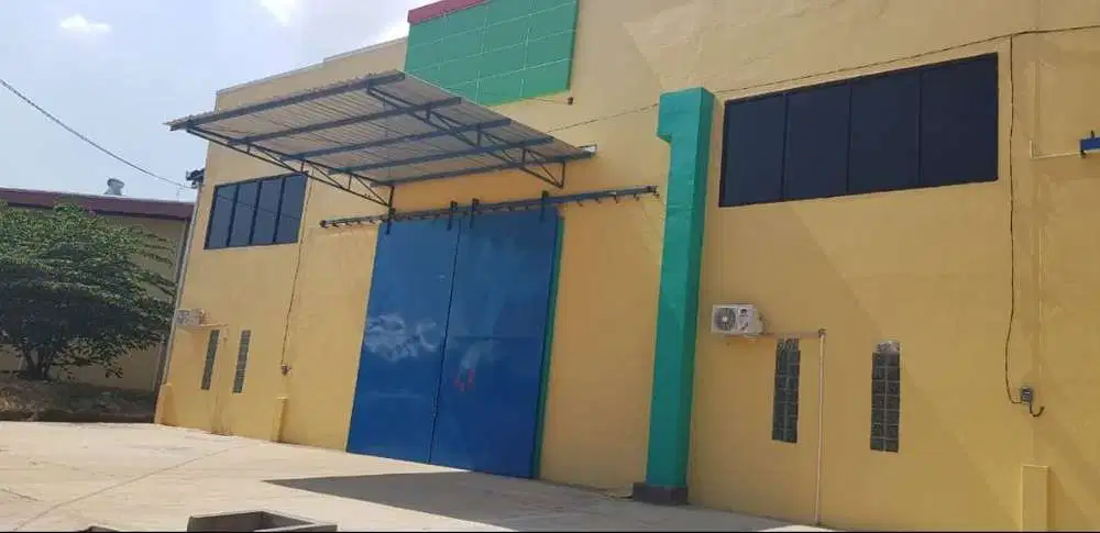 Gudang Cantik Bersih Posisi Sudut harga murah cocok untuk semua usaha