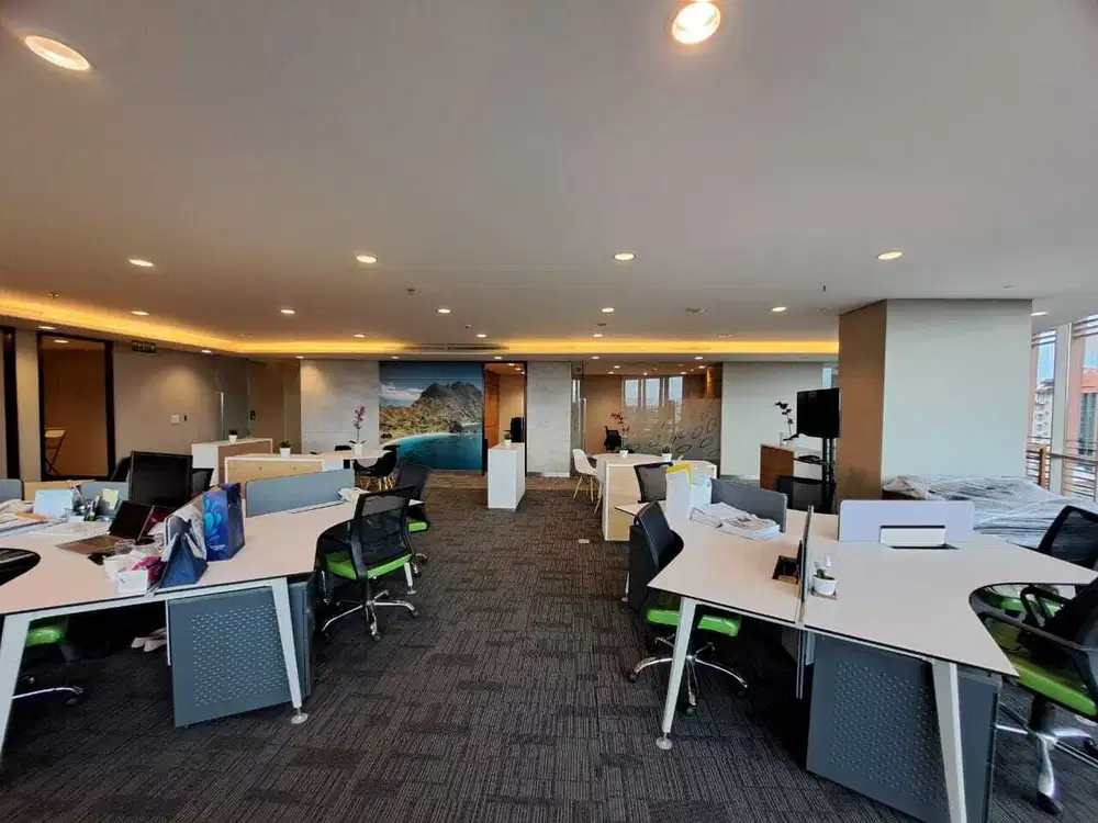 Sewa Kantor Furnish 329 m2 Siap Huni di South Quarter TB Simatupang