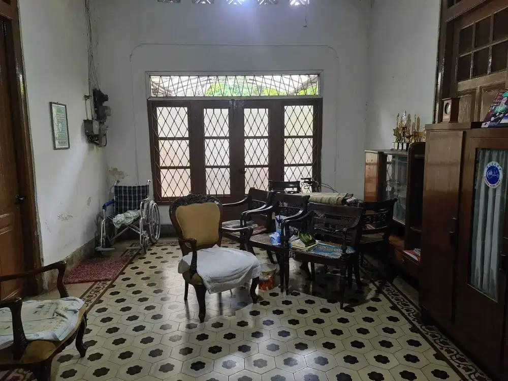 For Sale Rumah Lama Area Istimewa   Cikini, Menteng, Jakarta Pusat