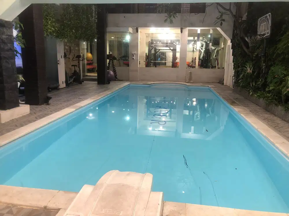 Jual Murah Rumah Mewah ada Kolam Renang Manyar Kartika Menur Pumpungan