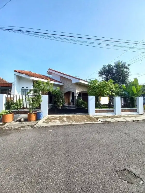 RUMAH MEWAH HOOK STRATEGIS TERAWAT DAN RAPI DEKAT PUSAT KOTA JOGJA