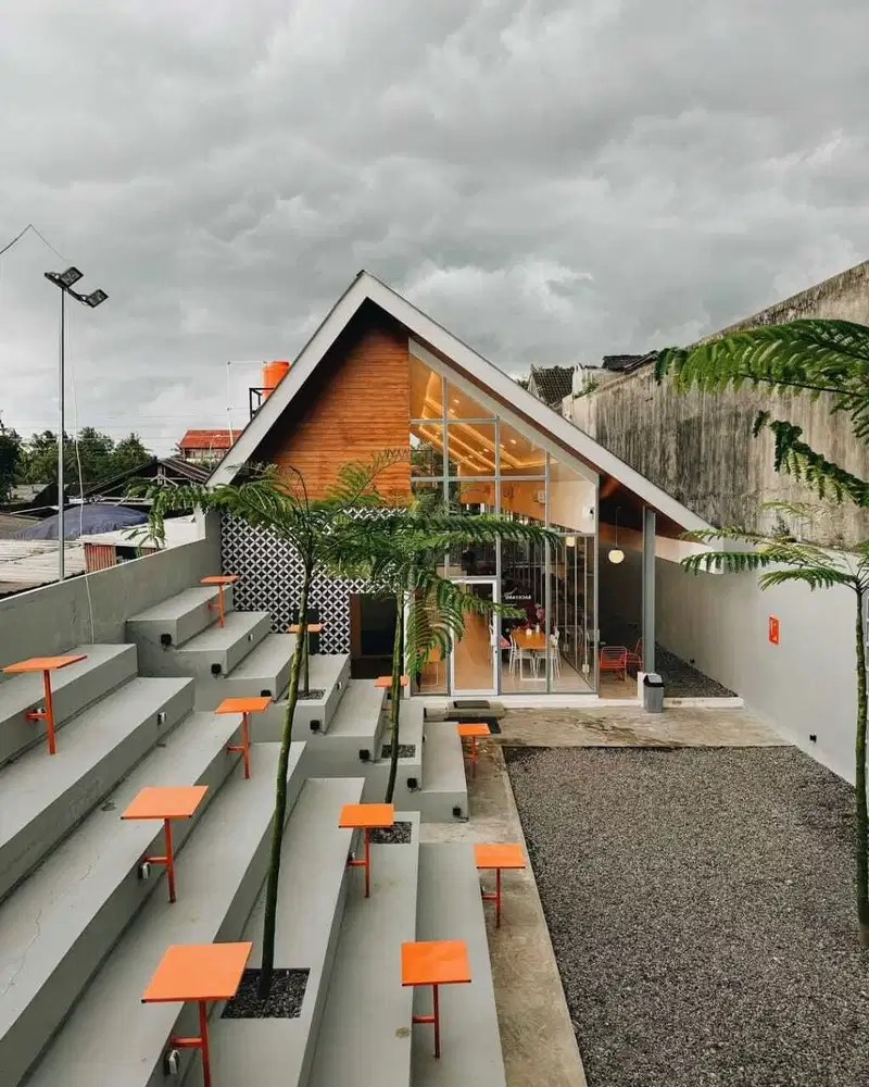 Ruang usaha pinggir jalan raya kaliurang KM 12 jaminan ramai