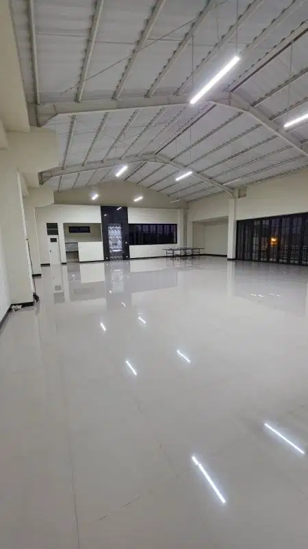 DIKONTRAKKAN RUKO 2 LANTAI BANGUNAN BARU  DEKAT ALUN-ALUN MAGELANG