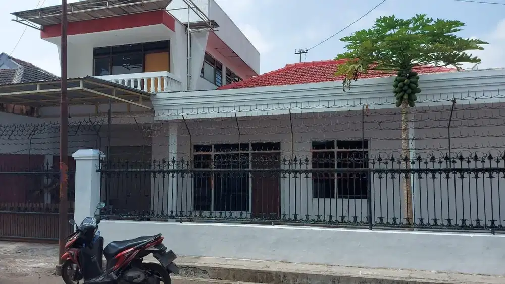 RUMAH LOKASI JALAN BUNGA BUNGA DEKAT SUHAT MALANG