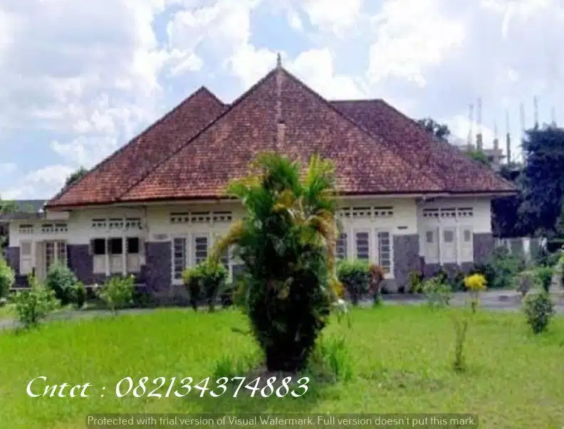 Tanah bonus bangunan dibarat Keraton , cocok untuk rumah sakit/sekolah