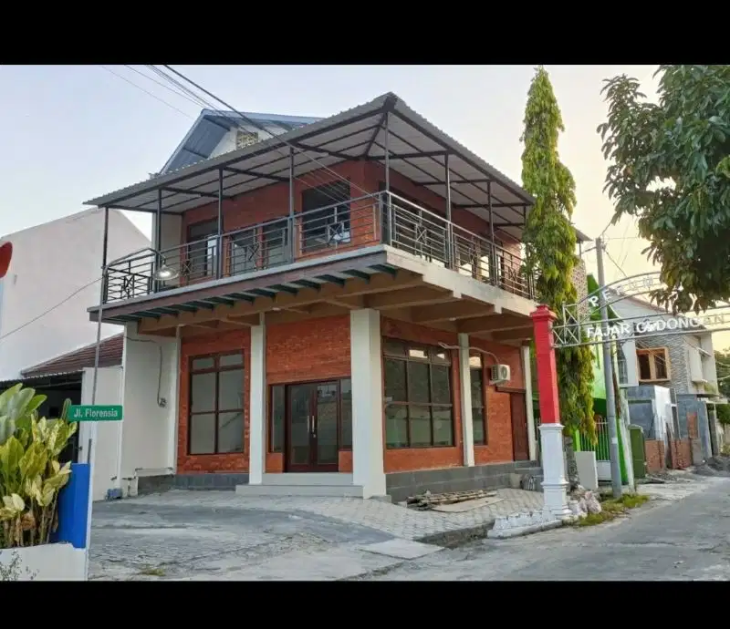 Di sewakan rumah siap usaha /kantor dkt Tol Klodran