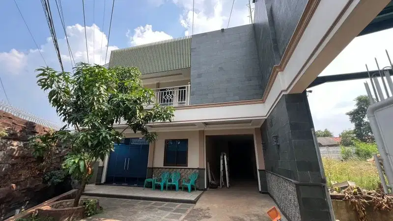 dijual gudang di (Cikarang Barat )jln masuk kontener