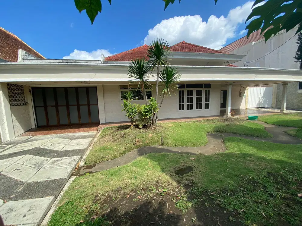 RUMAH BANGSAWAN PUSAT KOTA MALANG