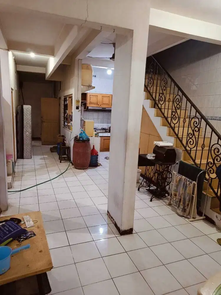 Jual Rumah Blauran dekat Tembok Tugu Pahlawan Genteng Surabaya