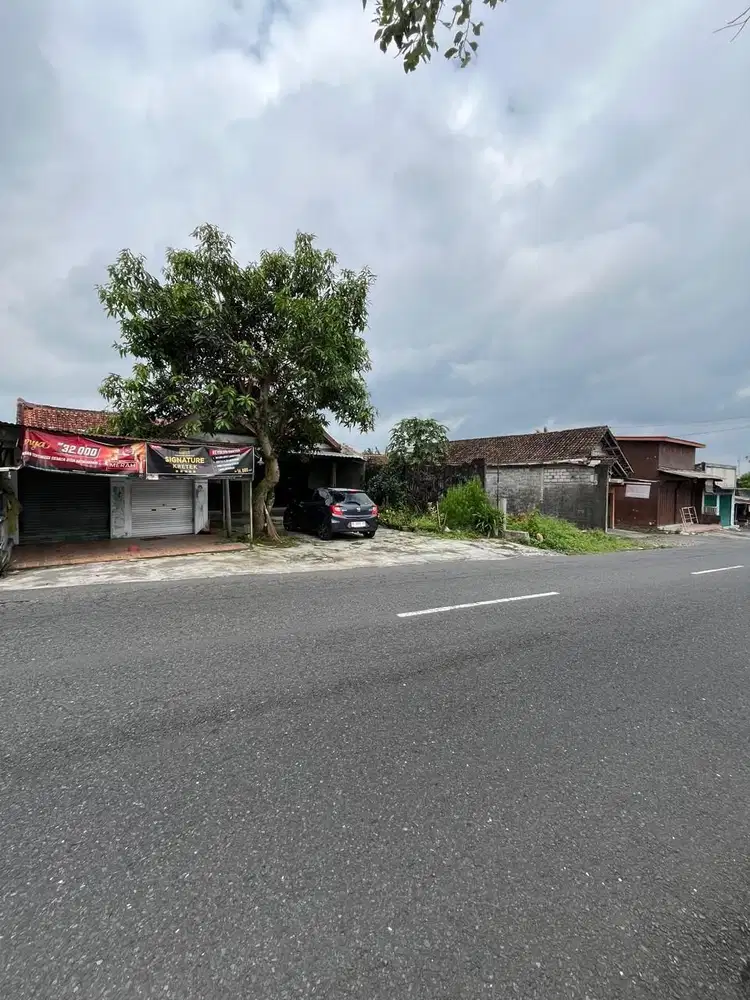 TANAH CANTIK SHM PEKARANGAN KOTAK PERSEGI STRATEGIS DI JALAN PALAGAN