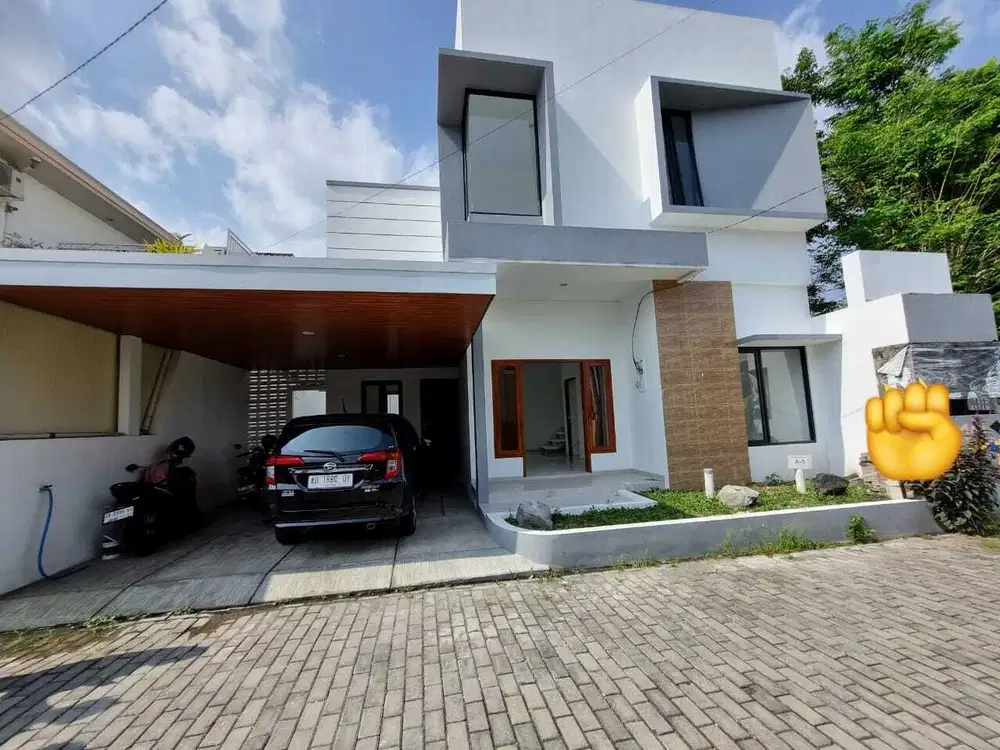 Rumah 2 lantai dalam perumahan jalan damai jln kaliurang KM 8