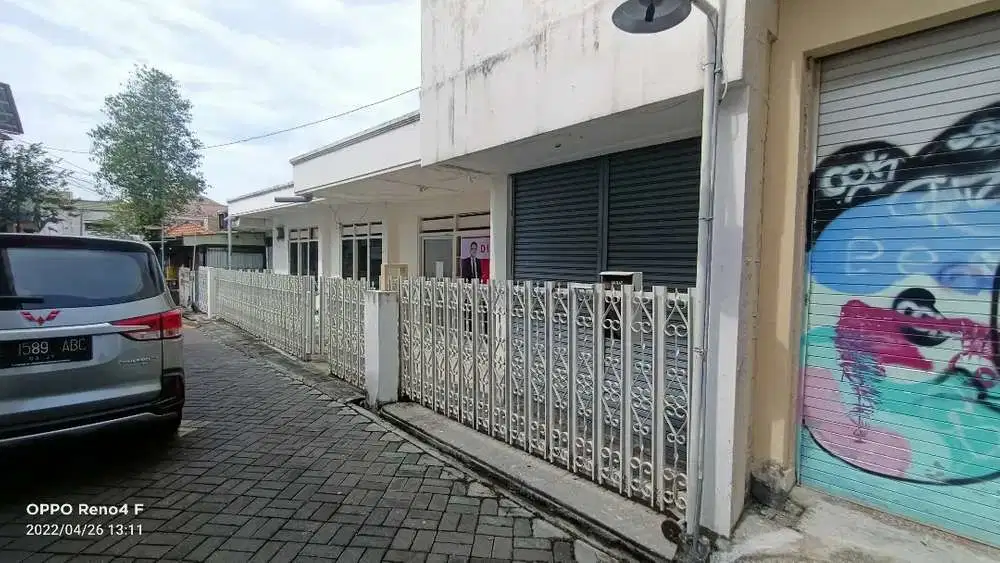 Rumah Terawat Jalan Kartini Gresik pusat Kota Gresik