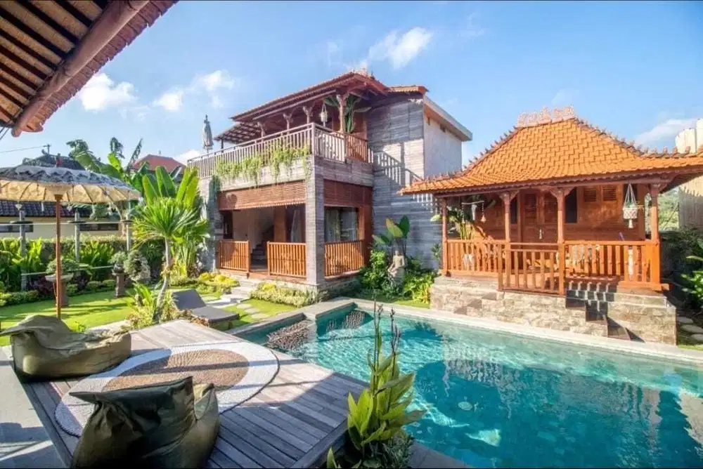 VILLA JOGLO SEWA DI PERERENAN BALI