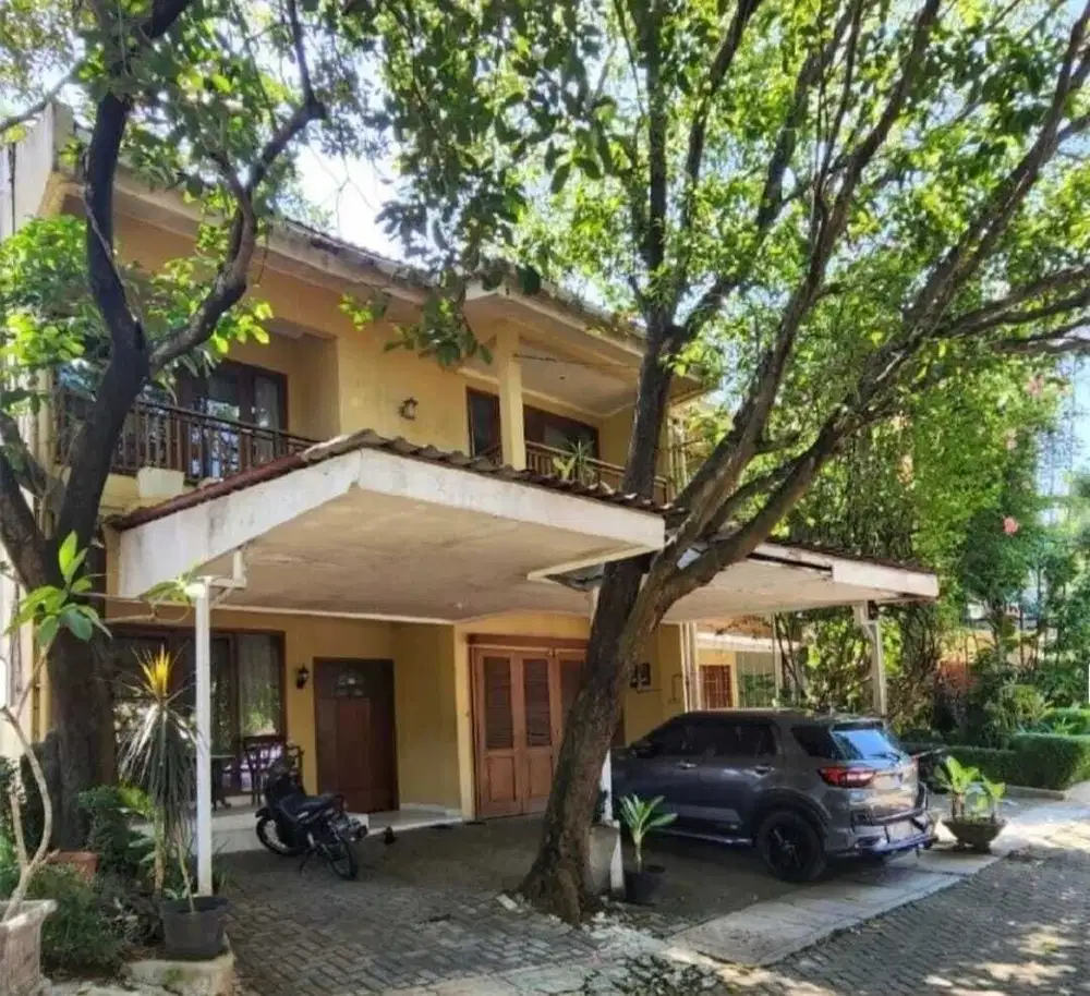 Jual rumah butuh cepat di komplek dekat Transmart Cilandak Jaksel