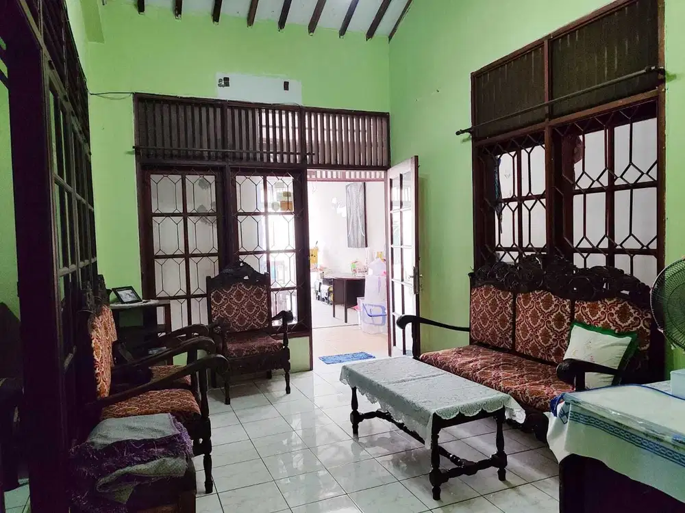 Rumah SHM 130m Posisi Ngantong di Gandul , Cinere Depok