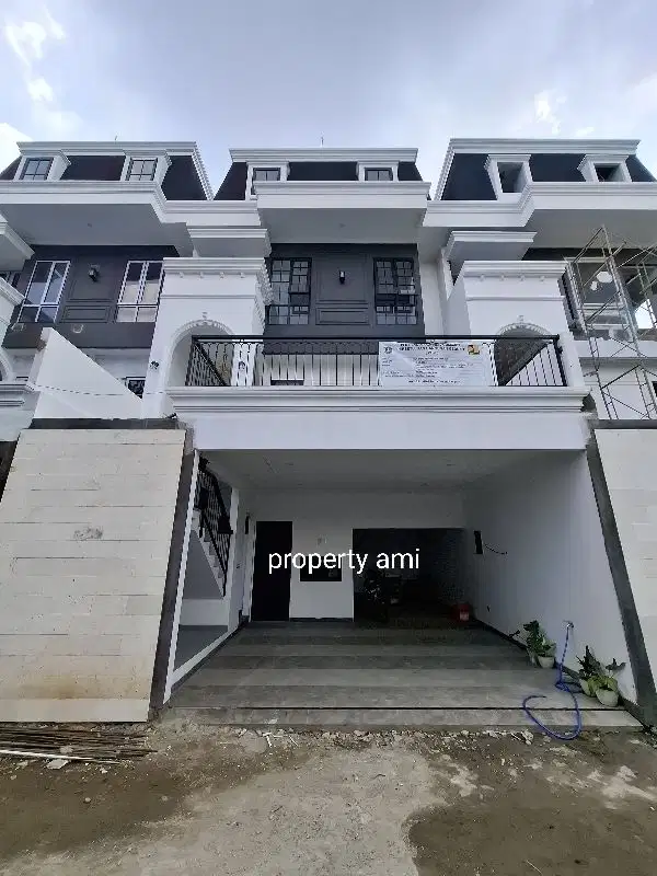 rumah strategis di Pejaten Barat dekat tol pancoran  Jakpus