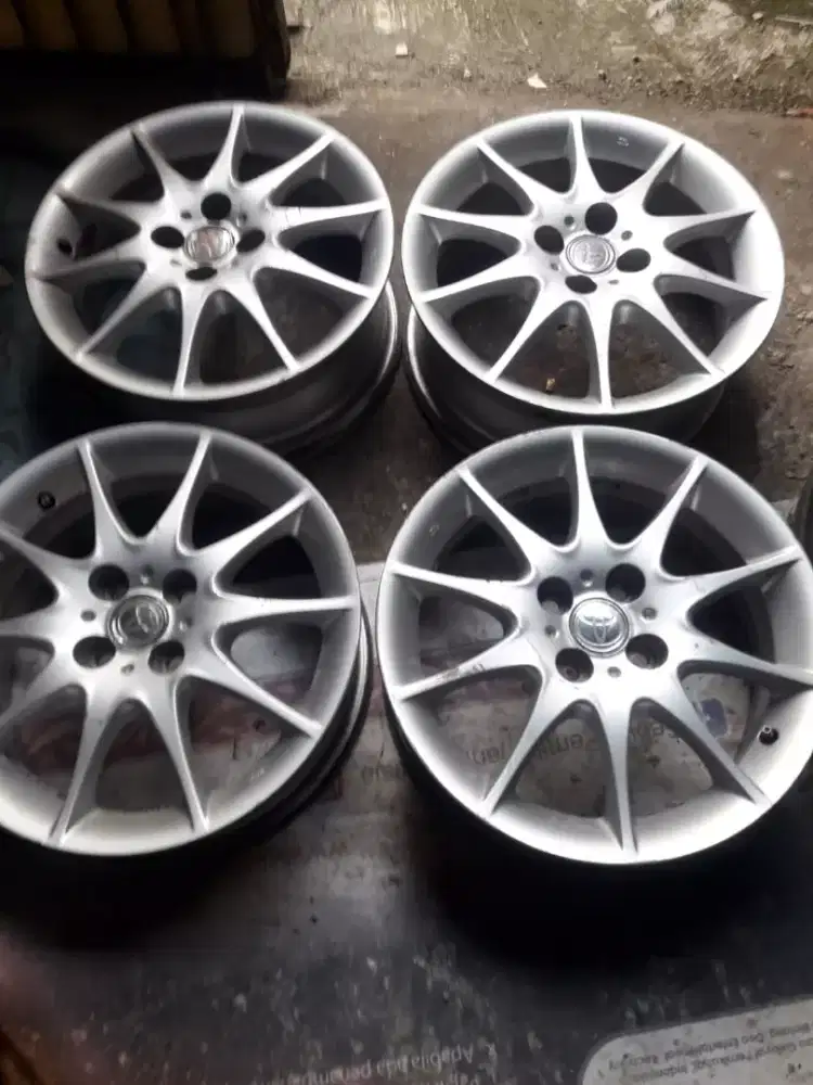 Velg toyota altis r 16