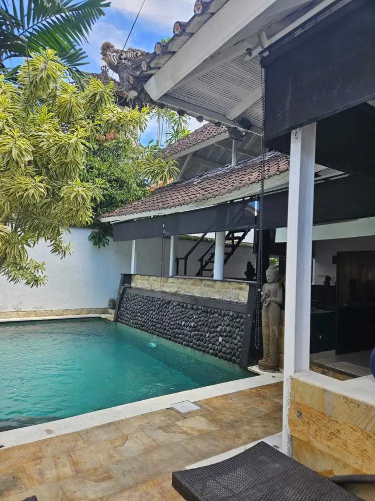 For rent villa in central seminyak area