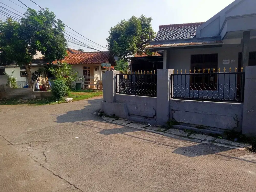 Di Sewakan Rumah Luas di Radar Auri RTM Depok Cocok Utk Keluarga Besar