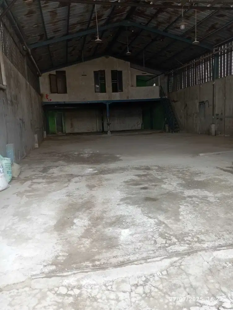 Gudang disewakan 400mt  di jalan utama/Bekasi Timur mustika jaya