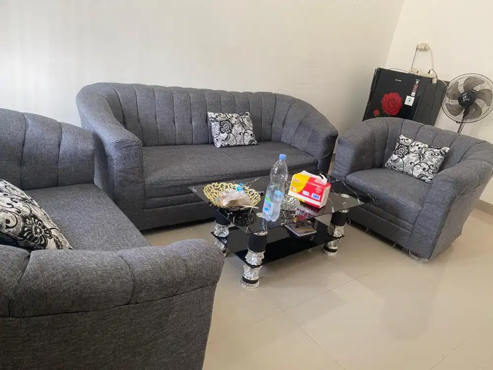 Jual sofa masih bgus dan tidak ada lecet