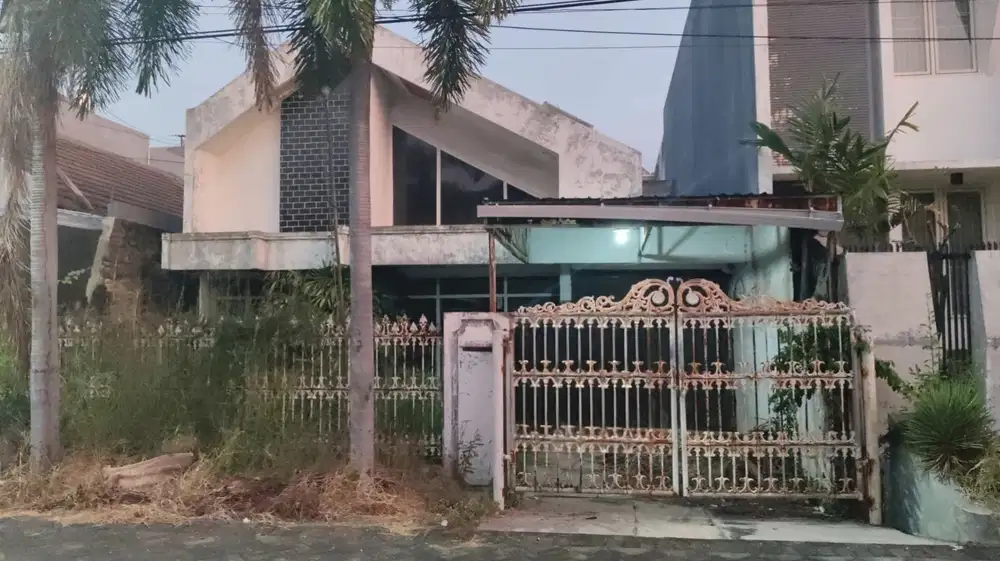 RUMAH HANCUR MANYAR KERTOADI DARMAHUSADA GALACI MALL PAKUWON MALL SBY