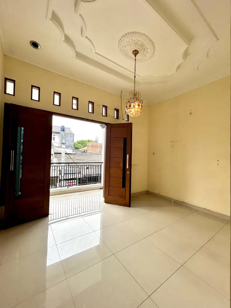Dijual Rumah Di Tebet Dalam Dua Lantai