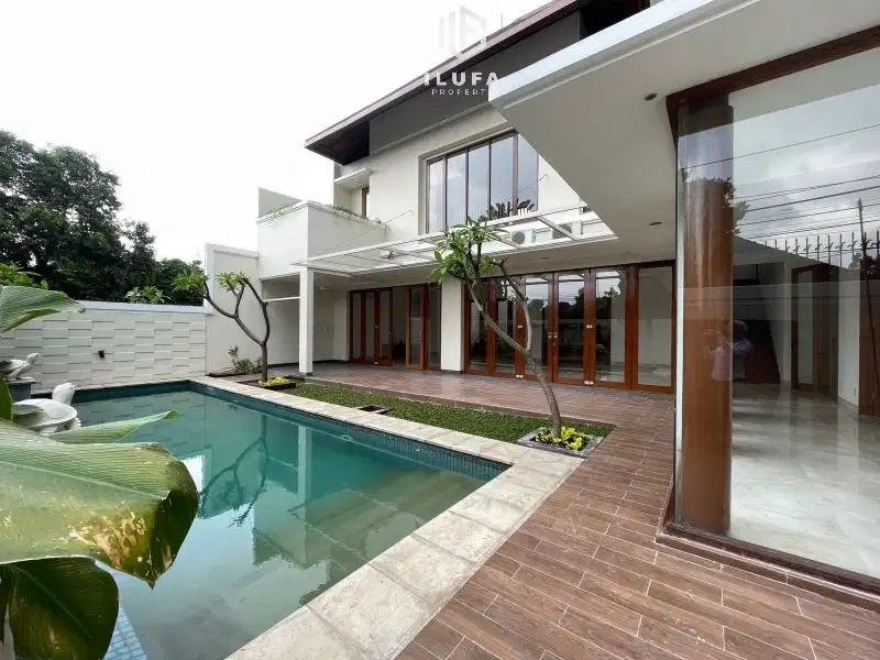 Disewakan atau Dijual Rumah Baru Renovasi area Cipete Gaharu