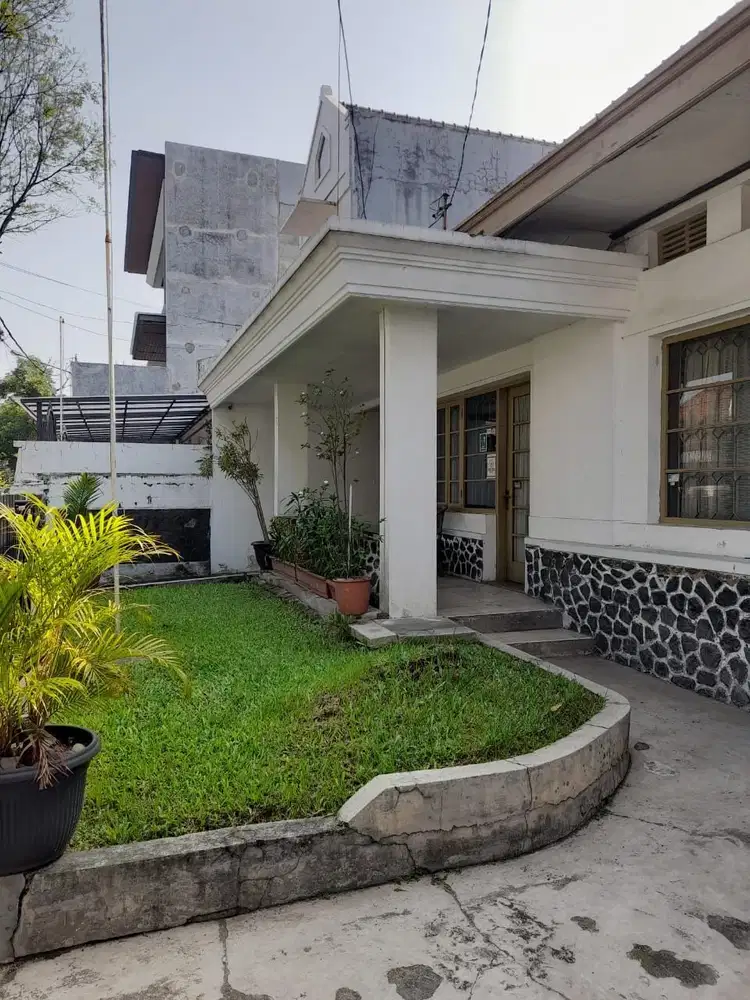 FOR SALE RUMAH MINIMALIS 2 LT FURNISHED LOKASI BAGUS DI BANDUNG RAYA