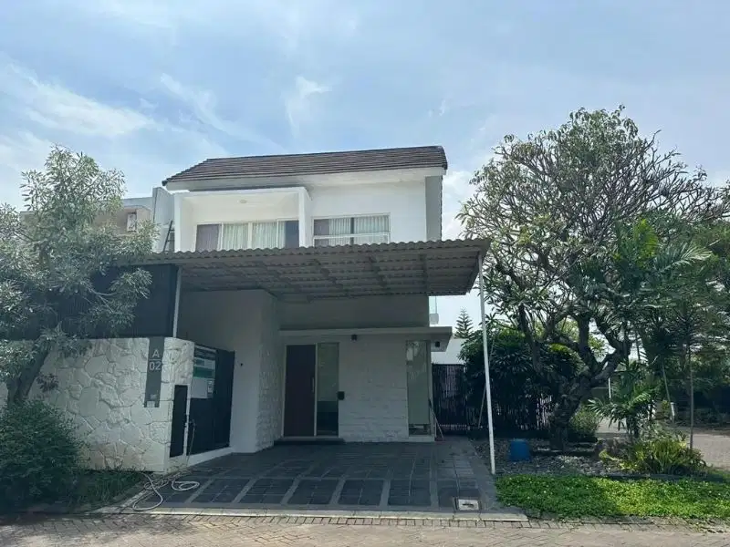 RUMAH HOOK DENGAN PRIVATE POOL THE  FOREST MANSION WBM DEKAT PTC SBY