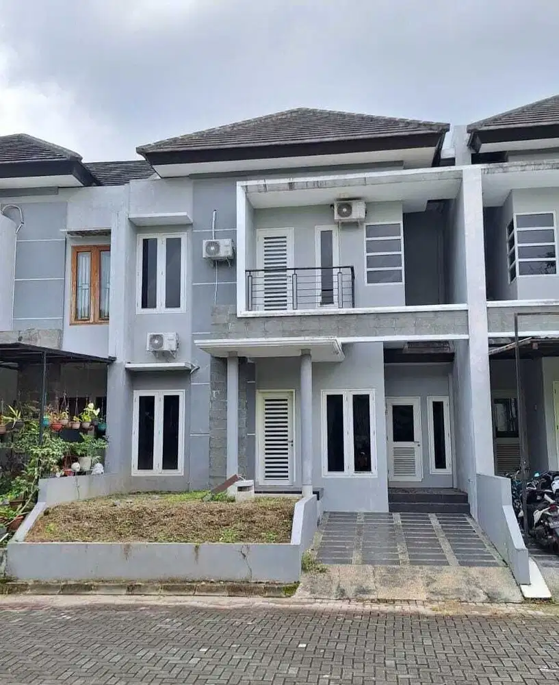 Rumah minimalis 2 lantai dlaam perumahan palagan KM 7