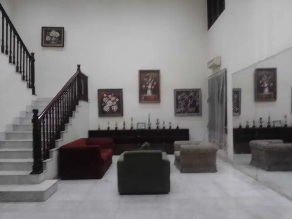 Rumah di jual di Pondok Indah, lokasi deket taman