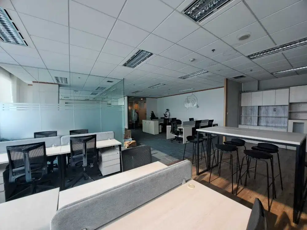 Sewa Kantor Full Furnish 185 m2 di Menara Palma Kuningan, Hrg Spesial
