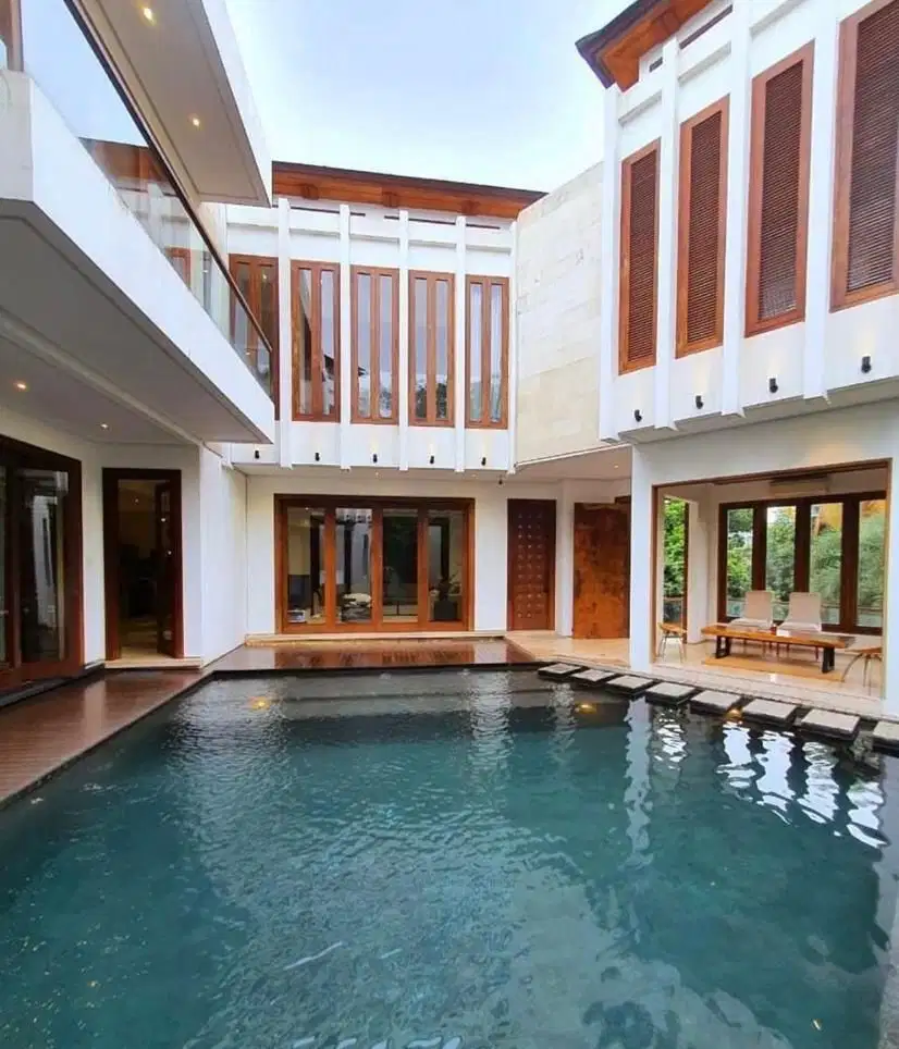 Dijual Rumah Tropical Modern di Pondok Indah