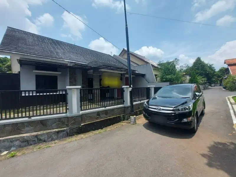 Dijual Rumah dengan Tanah Luas di Karangrejo Banyumanik Semarang