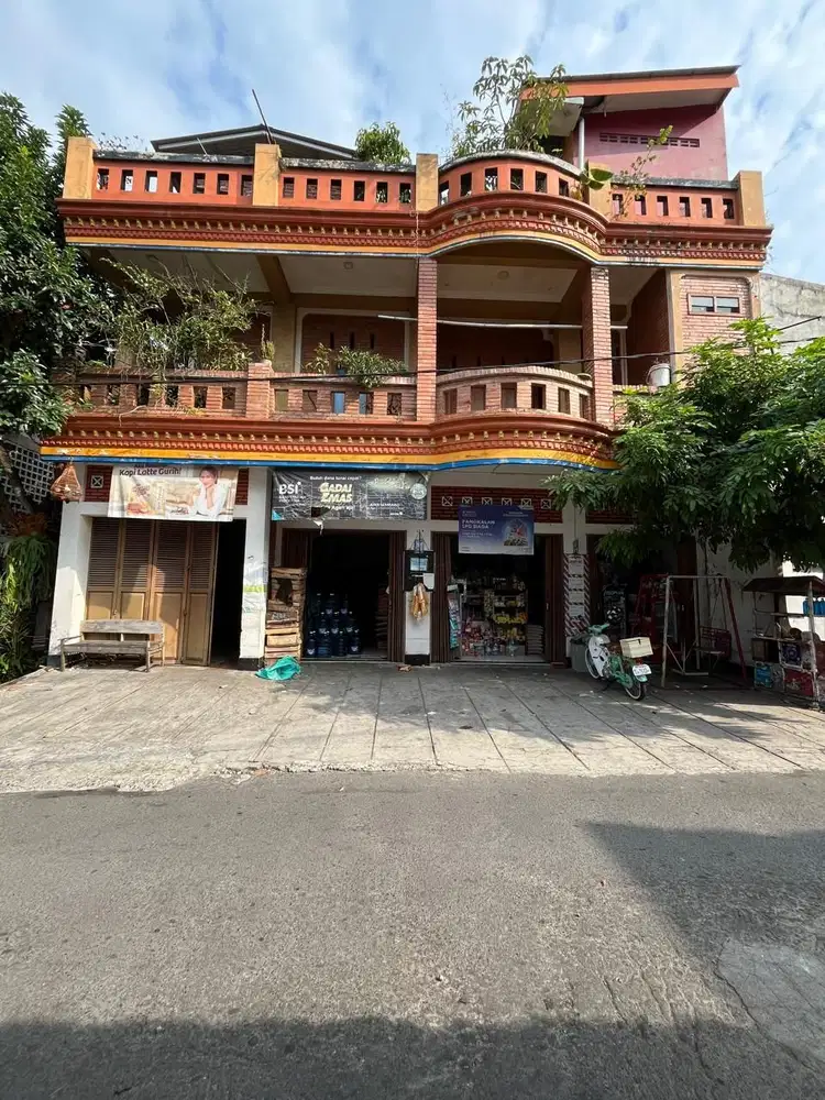 RUANG USAHA BESERTA USAHANYA DAN TEMPAT TINGGAL STRATEGIS DI CONCAT