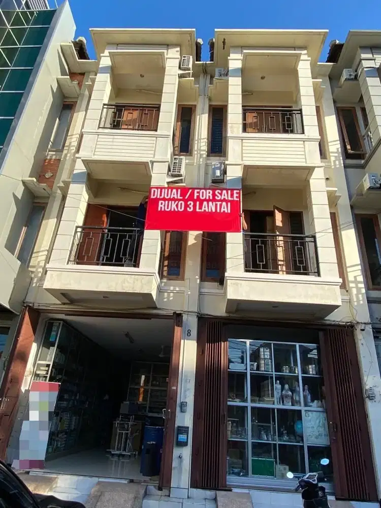 Dijual RUKO 3 LANTAI (ukuran 8x17x3) area BAKUNG SARI KUTA